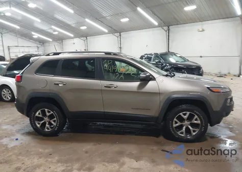 2017 Jeep Cherokee Trailhawk L Plus 4X4 from USA, damaged, VIN 1C4PJMBSXHW611308